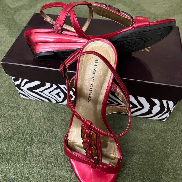 Dana Buchman Ryann Sandal - Size 6M - Picture 3 of 6